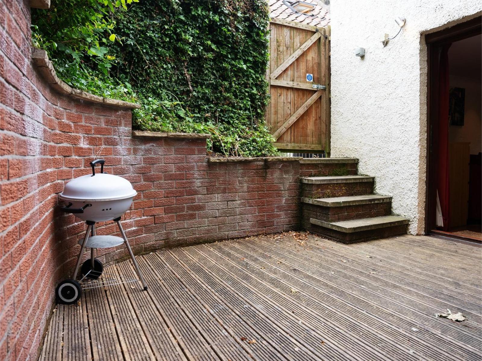 2 Bedroom Characterful Semi-Detached House, Enviably Located With Balcony And Terrace セント・アンドルーズ エクステリア 写真